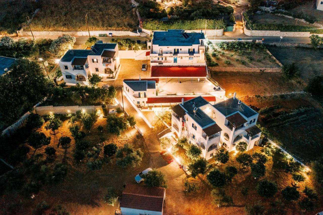 Theofilos Appartements Livadi  Eksteriør billede