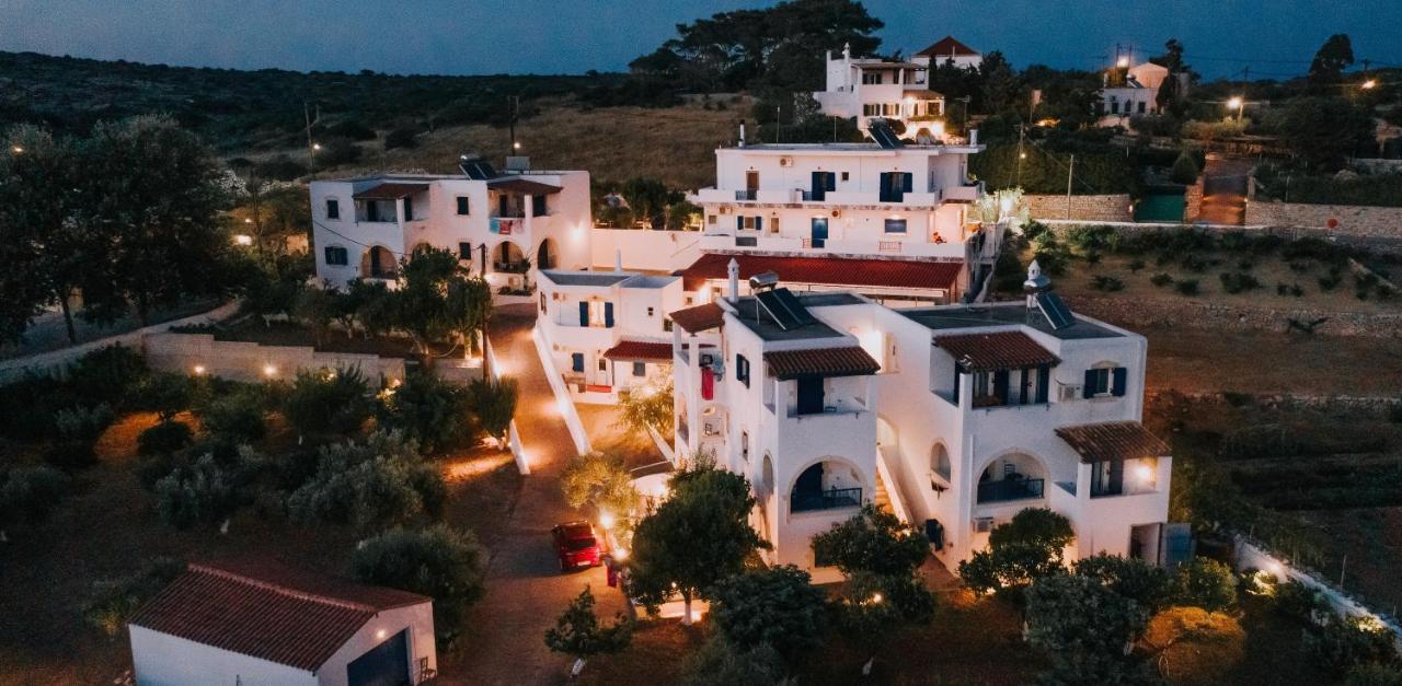 Theofilos Appartements Livadi  Eksteriør billede